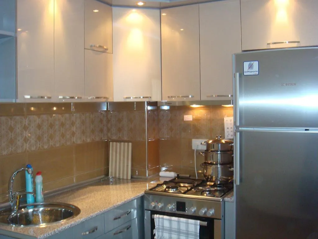 Nino Apartment On Pirosmani Batumi 0*,