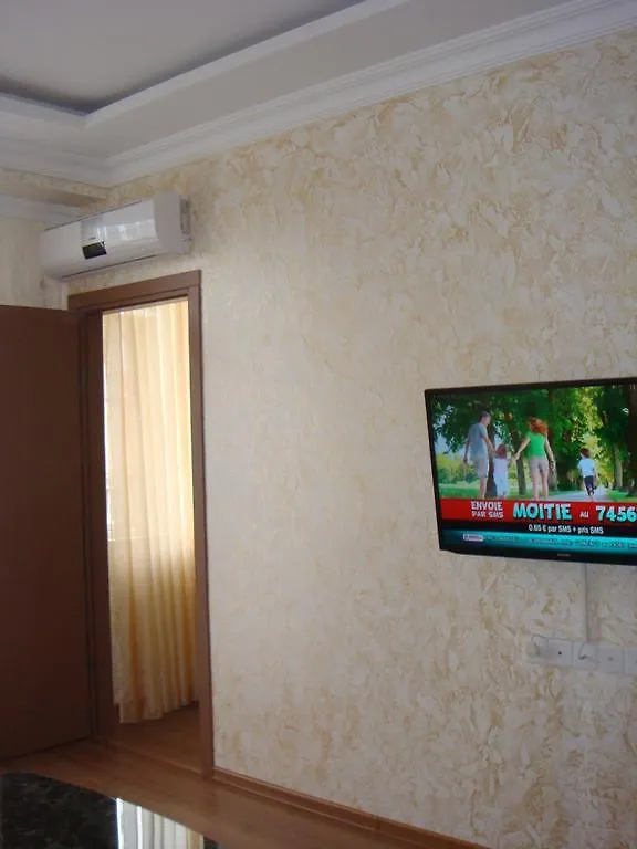 Nino Apartment On Pirosmani Batumi